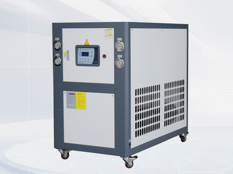 How to choose between air-cooled and water-cooled water chillers?